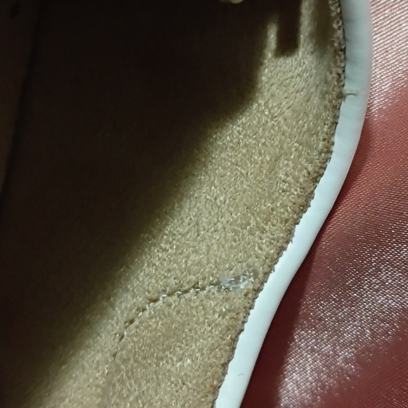 Amazon Essentials Women's White Sneakers - Picture 12 of 12